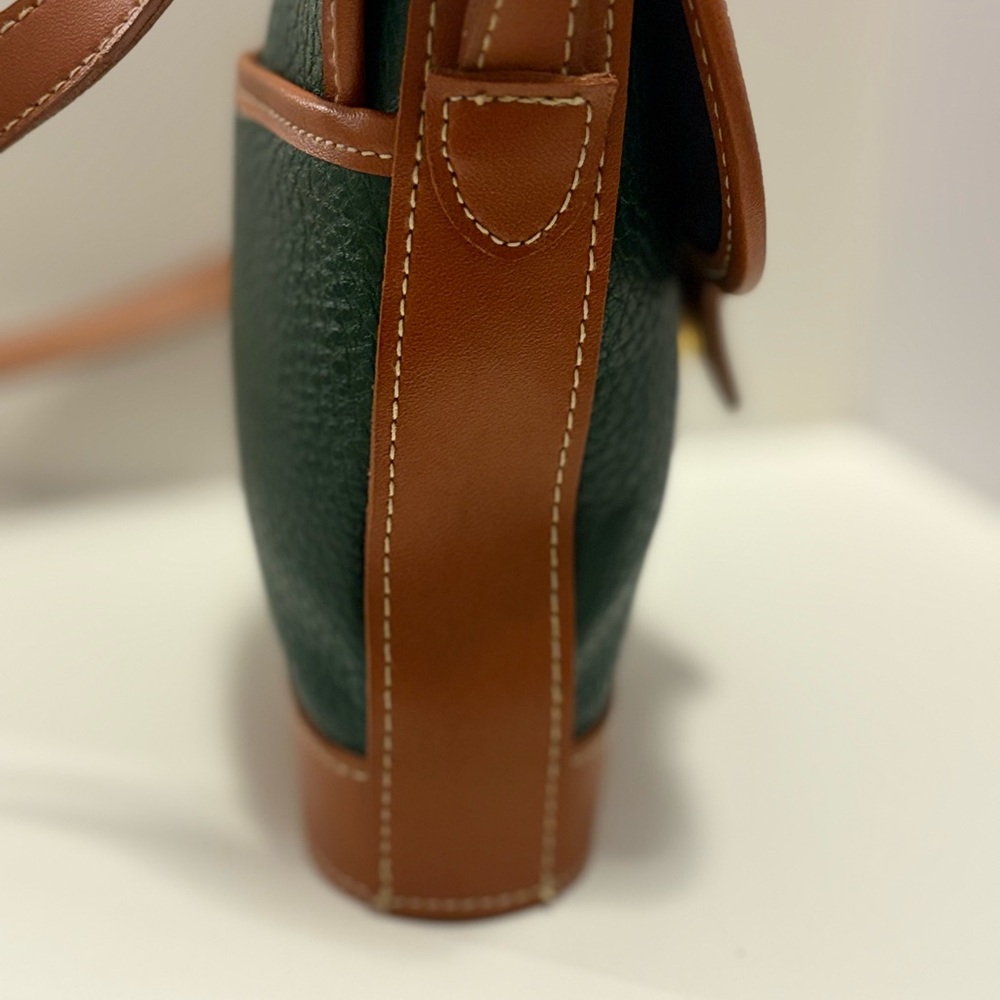 Vintage Michael Steven’s International Crossbody - Picture 4 of 8